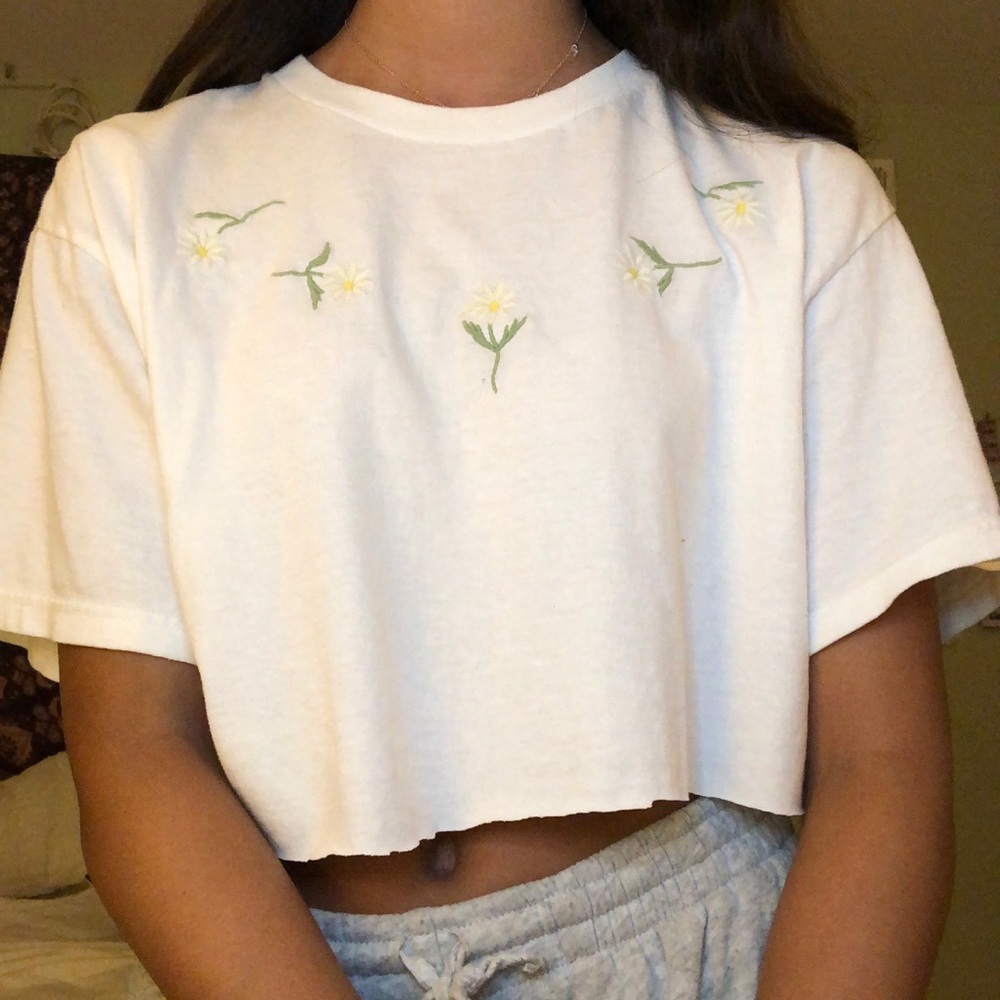 White brandy Melville cropped t shirt
